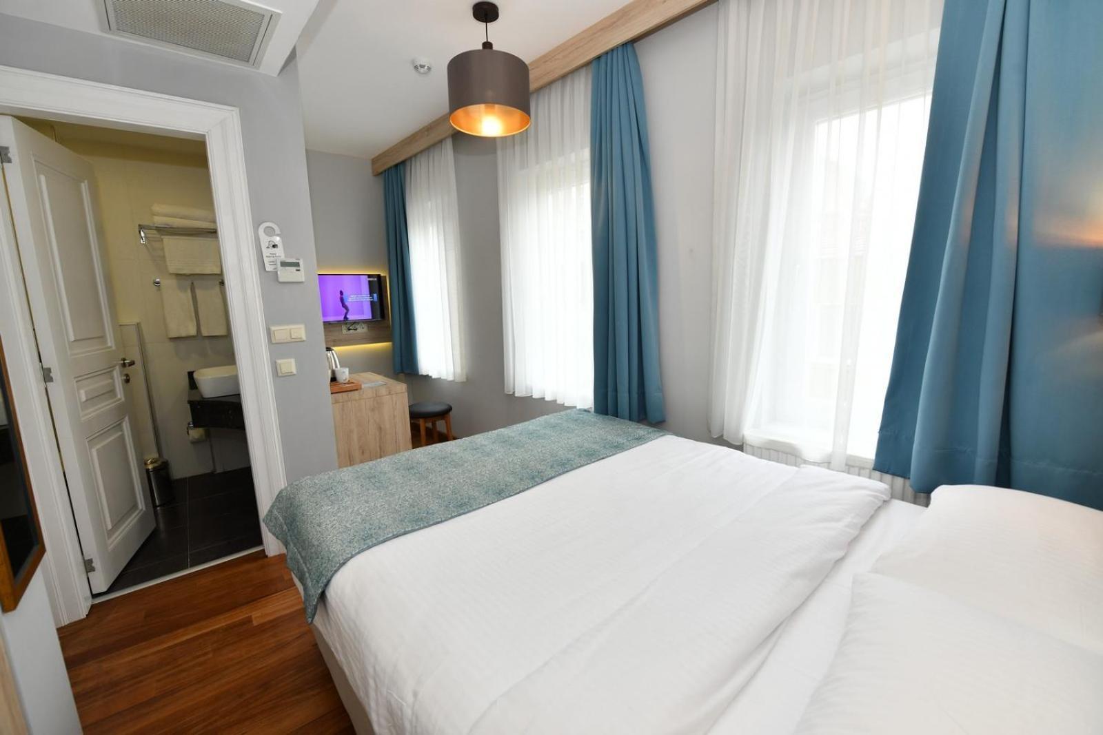 Andi Hotel อิสตันบูล ภายนอก รูปภาพ